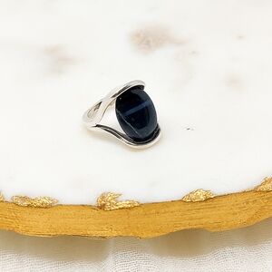 Vintage Classic Sterling Silver and Blue Stone Women's Ring